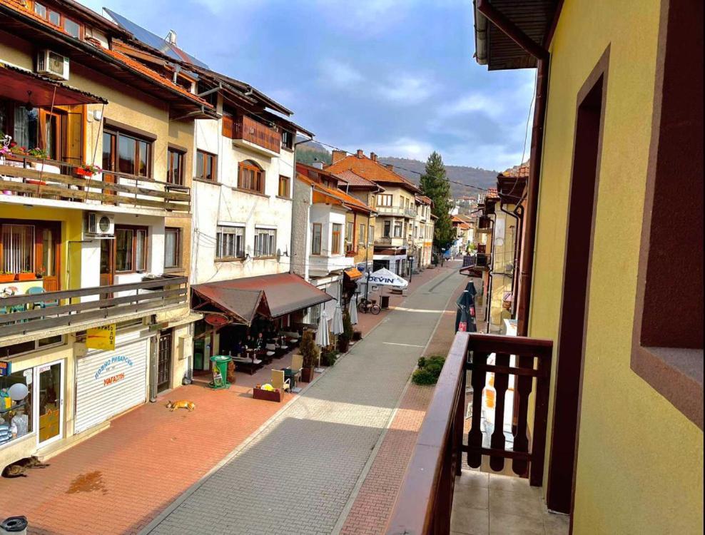 Апартаменти За Гости ,,Friends" Teteven Exterior photo