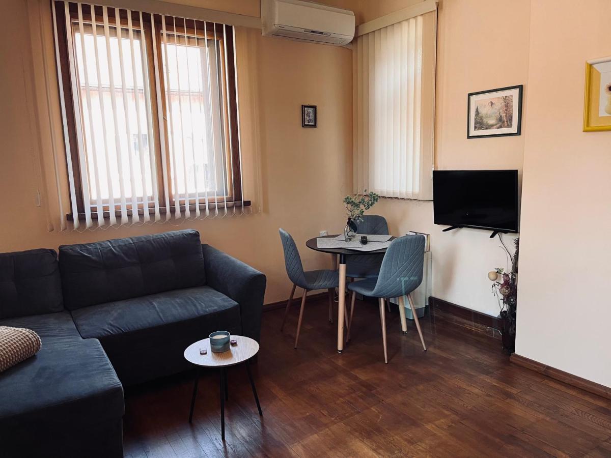 Апартаменти За Гости ,,Friends" Teteven Exterior photo